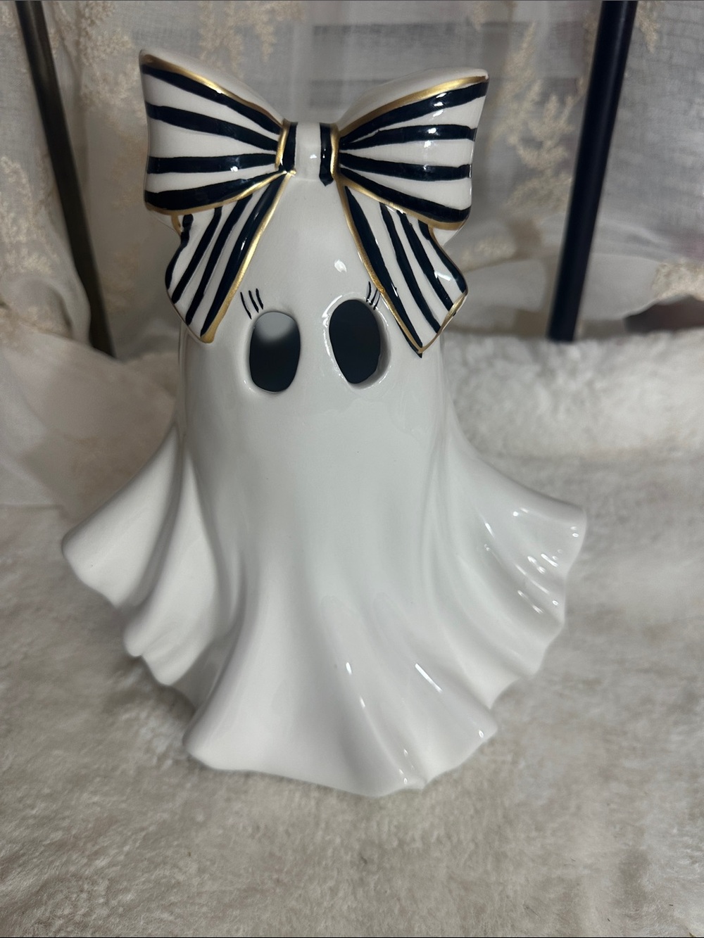 Halloween 👻 ghost with bow ceramic LED light up decor
